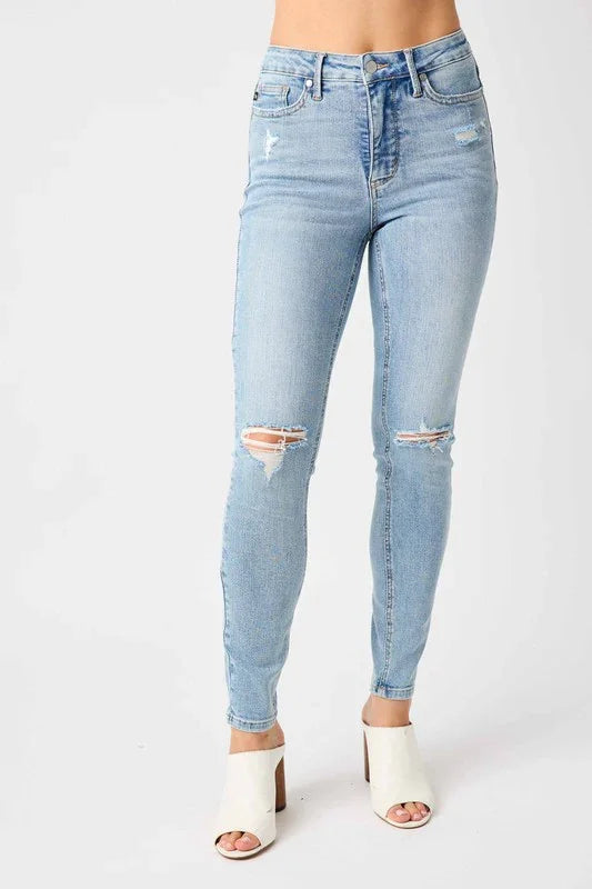 Judy Blue, Tummy Control, Distressed Jeans -Plus Size Judy Blue