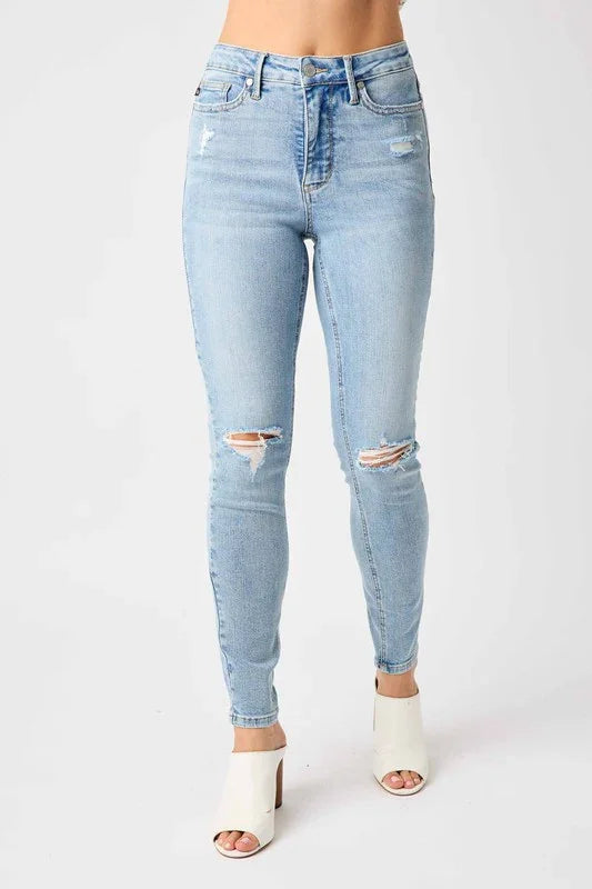 Judy Blue, Tummy Control, Distressed Jeans -Plus Size Judy Blue
