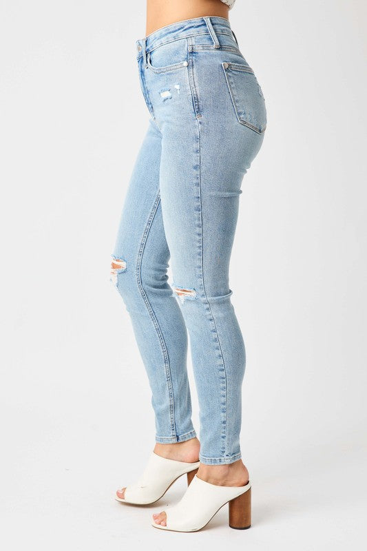Judy Blue, Tummy Control, Distressed Jeans -Plus Size