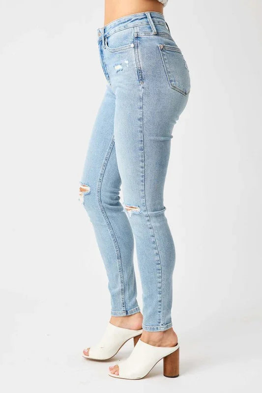 Judy Blue, Tummy Control, Distressed Jeans -Plus Size Judy Blue