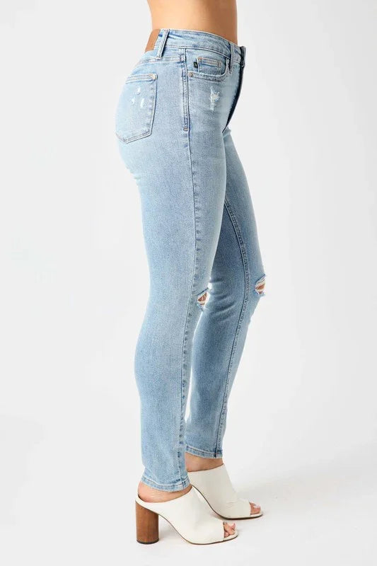 Judy Blue, Tummy Control, Distressed Jeans -Plus Size Judy Blue