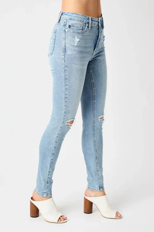 Judy Blue, Tummy Control, Distressed Jeans -Plus Size Judy Blue