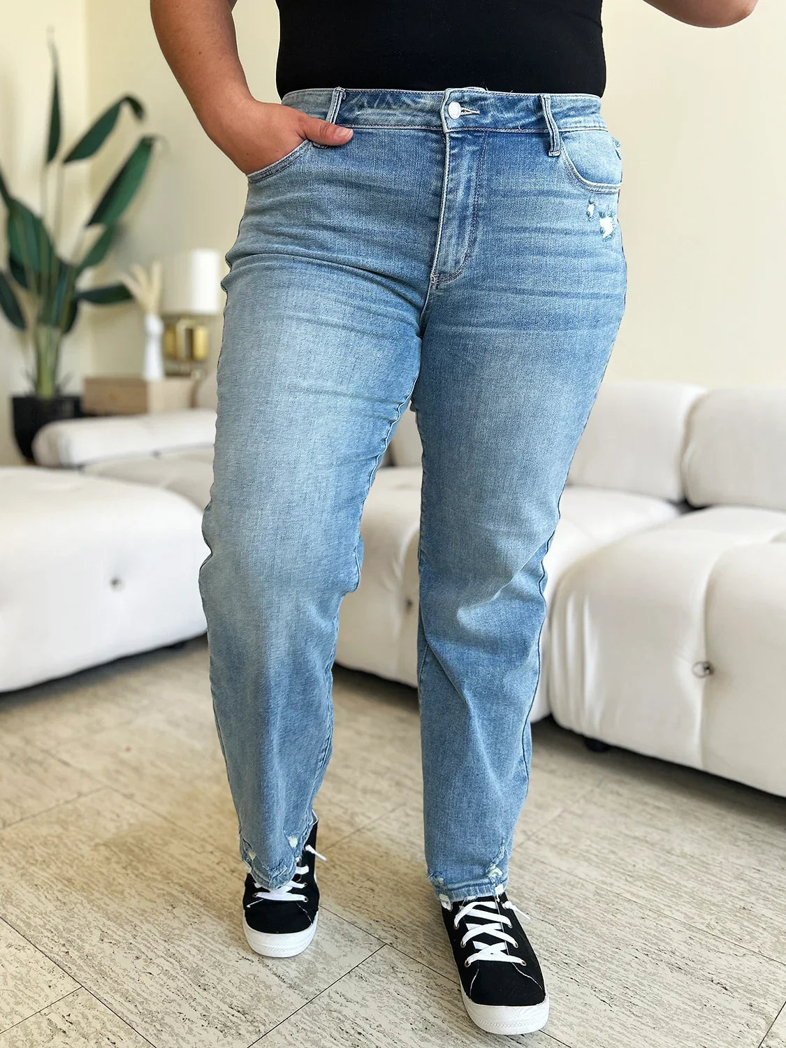 Judy Blue Full Size Mid Rise Distressed Straight Jeans Judy Blue
