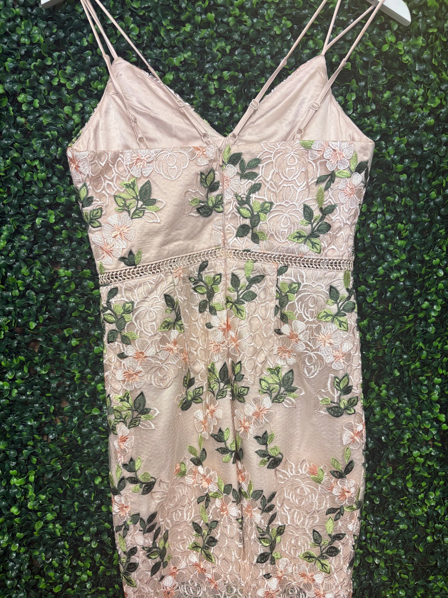 Minuet Floral Lace Midi Dress