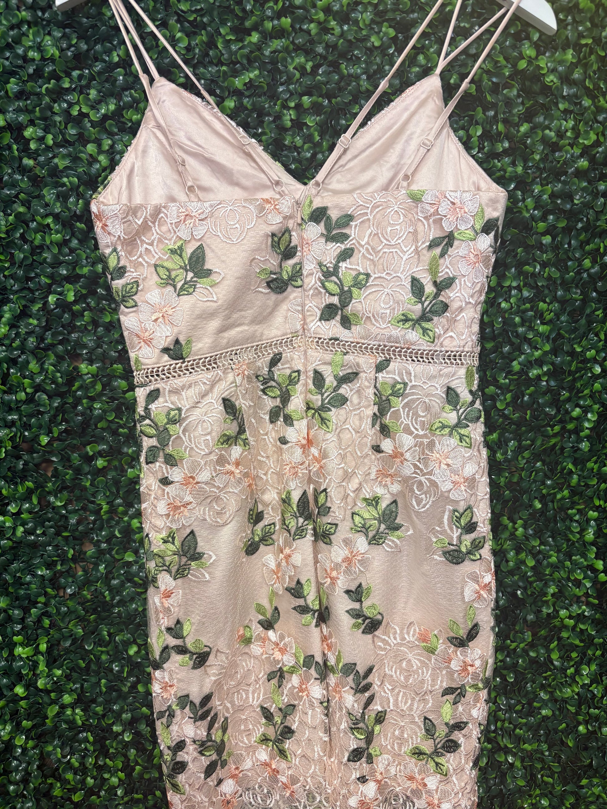 Minuet Floral Lace Midi Dress