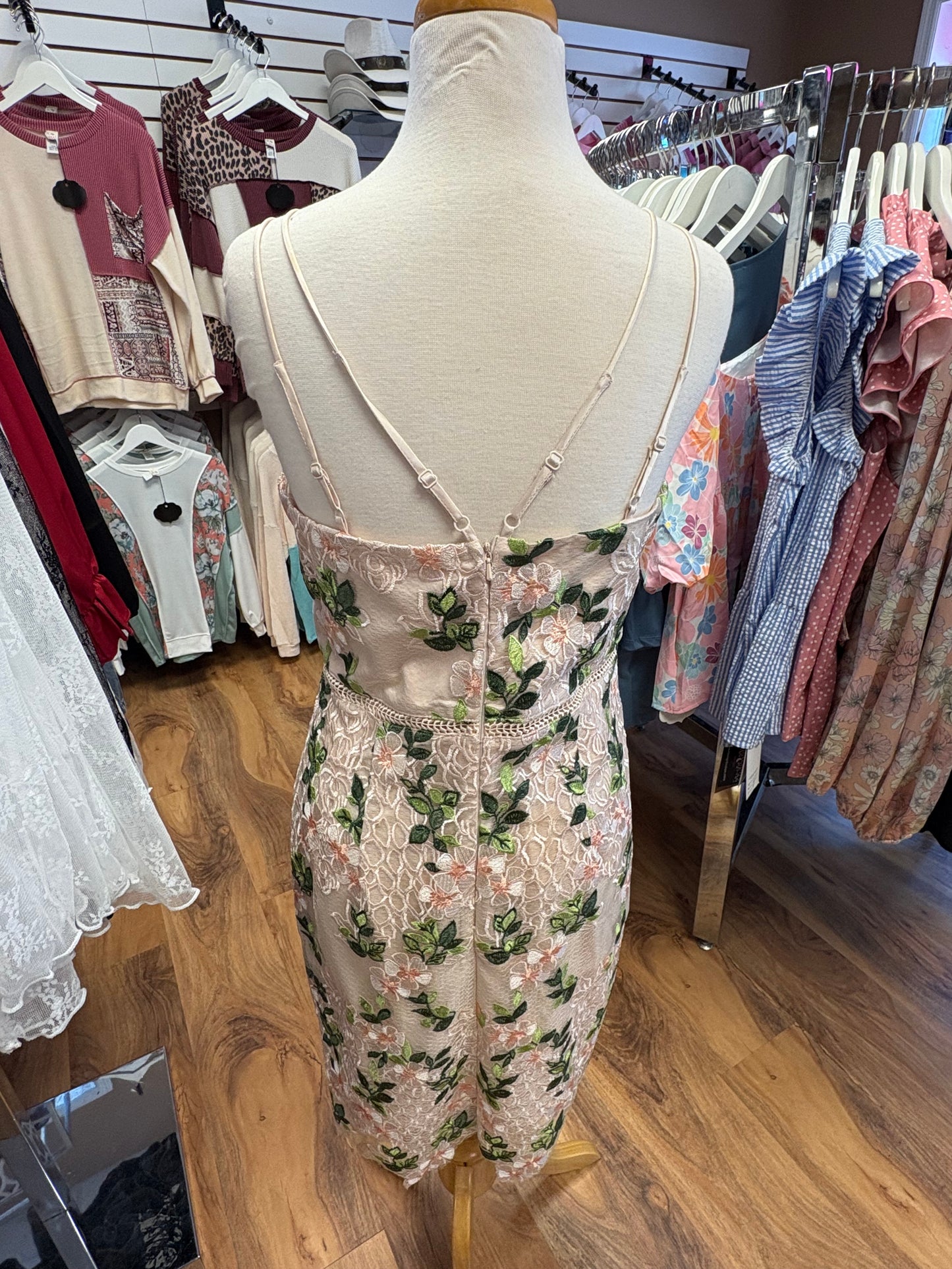 Minuet Floral Lace Midi Dress