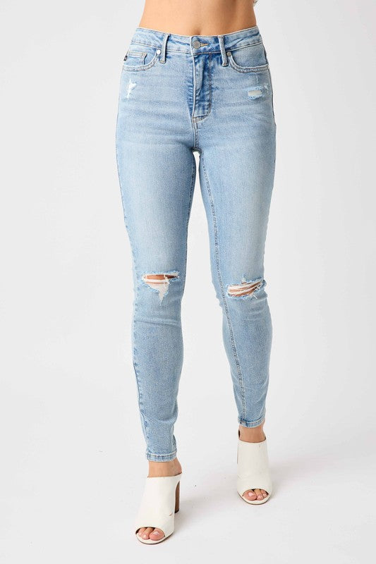 Judy Blue, Tummy Control, Distressed Jeans -Plus Size