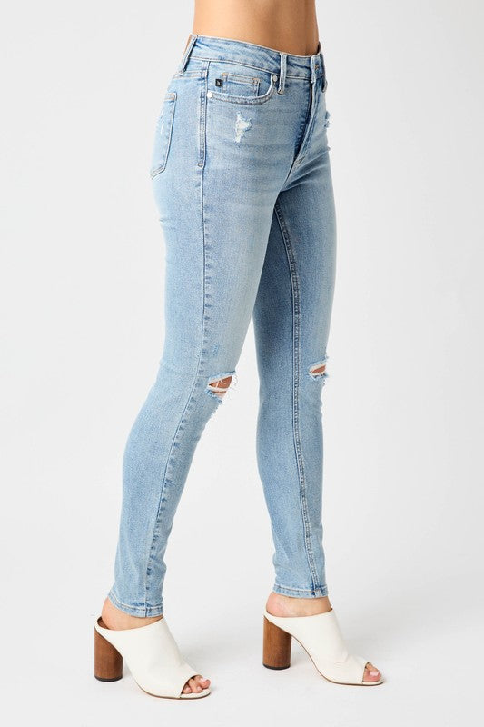 Judy Blue, Tummy Control, Distressed Jeans -Plus Size