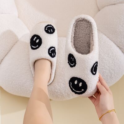 Melody Smiley Face Slippers - Moonlight Boutique