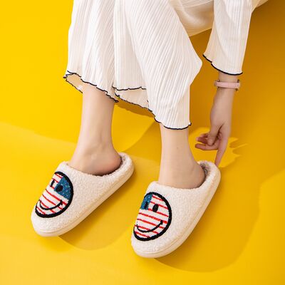 Melody Smiley Face Slippers - Moonlight Boutique