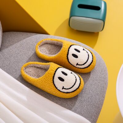 Melody Smiley Face Slippers - Moonlight Boutique