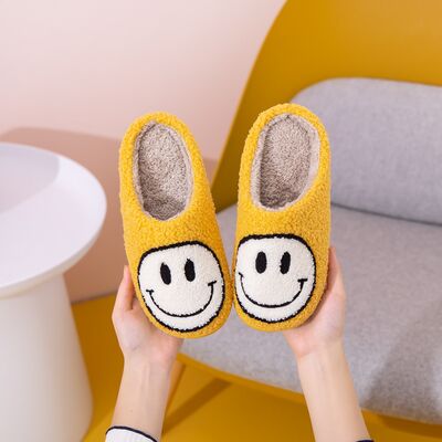 Melody Smiley Face Slippers - Moonlight Boutique