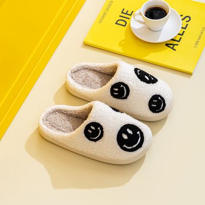 Melody Smiley Face Slippers - Moonlight Boutique