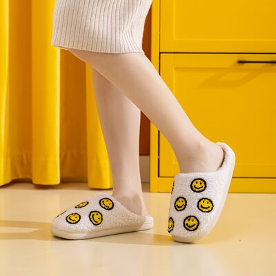 Melody Smiley Face Slippers - Moonlight Boutique