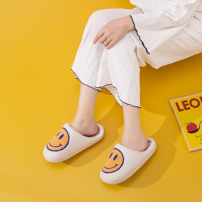 Melody Smiley Face Slippers - Moonlight Boutique